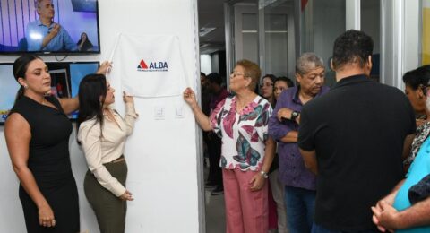 Imagem do post TV ALBA homenageia Isabela Rocha e renomeia redação jornalística