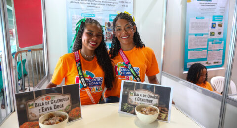 Imagem do post Estudantes criam balas de mel com plantas medicinais