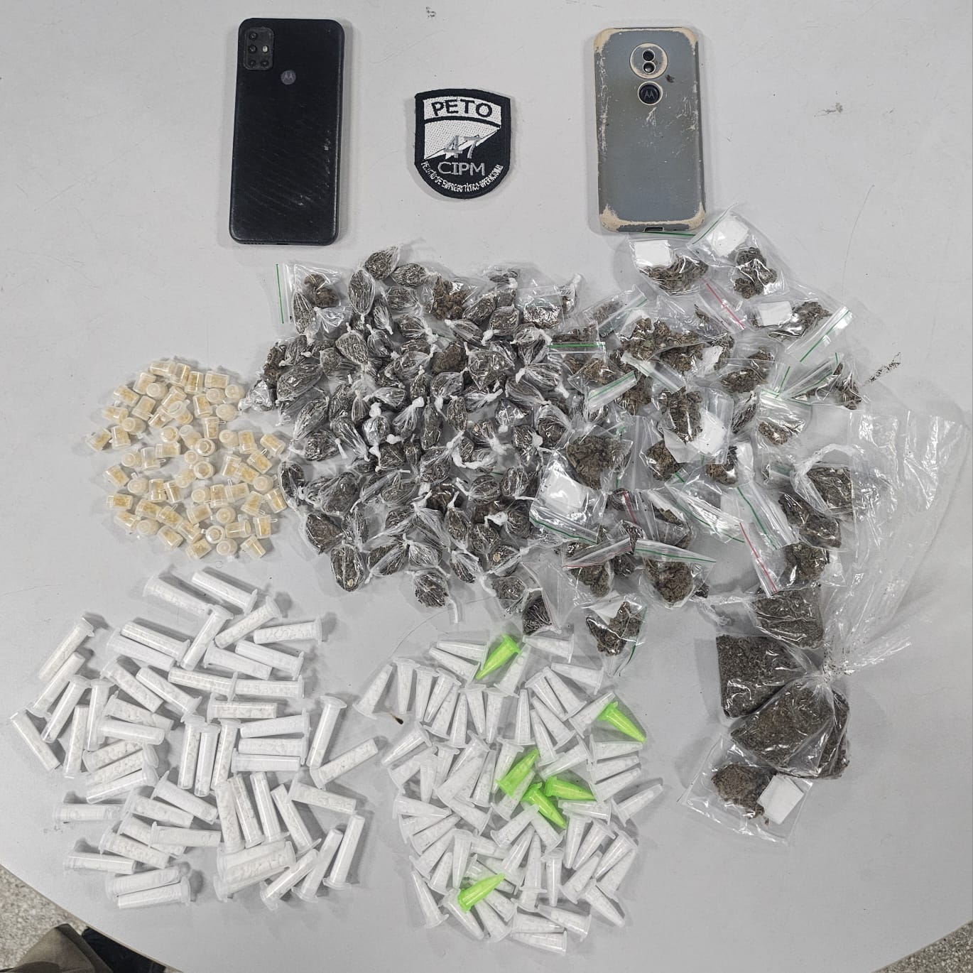 PM apreende drogas e prende dupla em São Marcos