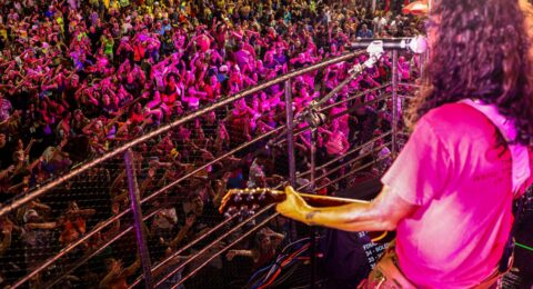Imagem do post Luiz Caldas arrasta multidão e abre o Carnaval com pipoca histórica