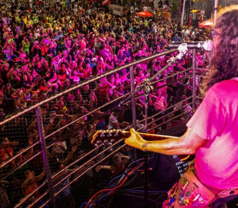 Imagem do post Luiz Caldas arrasta multidão e abre o Carnaval com pipoca histórica