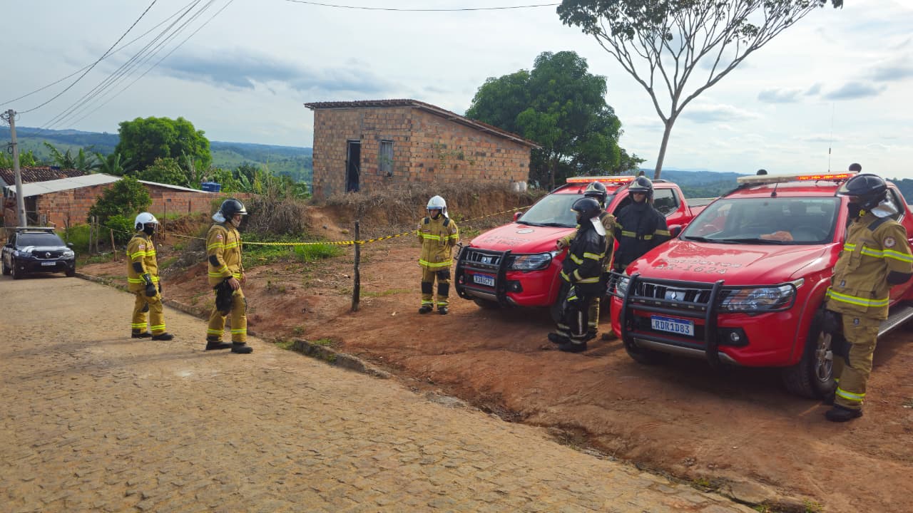 Explosão em fábrica clandestina de fogos deixa um morto