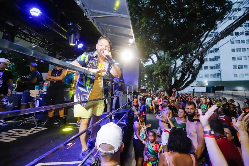 Furdunço abre pré-Carnaval de Salvador neste sábado