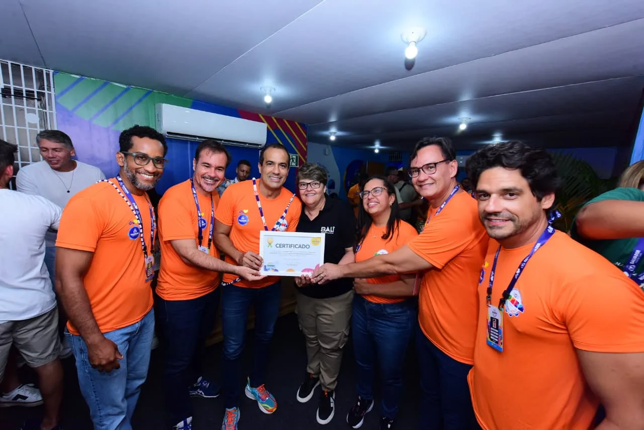 Carnaval de Salvador entra no Guinness com recorde de reciclagem