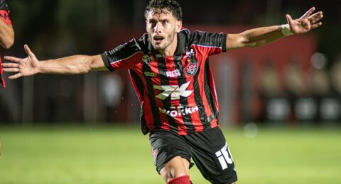 Imagem do post Vitória vence Bahia de Feira e assume vice-liderança