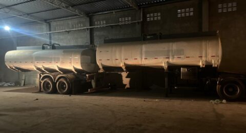 Imagem do post Forças policiais desarticulam base de quadrilha e recuperam caminhão