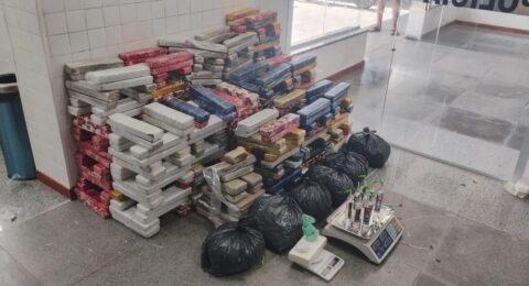 Imagem do post PM apreende grande quantidade de drogas em Feira de Santana