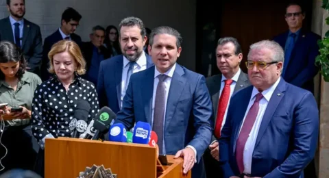 Imagem do post Câmara pode votar regulamentação de motoristas e entregadores por aplicativo até abril