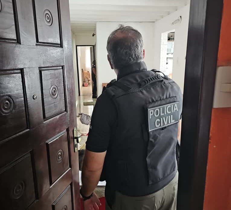 Mulher é presa por stalking e tentativa de estupro na Bahia