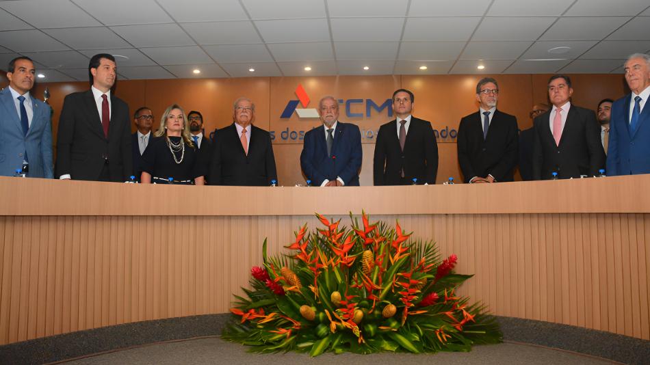 Ivana Bastos participa de homenagem do TCM a Hugo Motta e César Borges