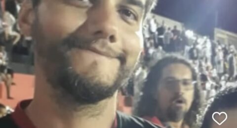 Imagem do post Vitória homenageia Wagner Moura com personagens nas camisas no Barradão