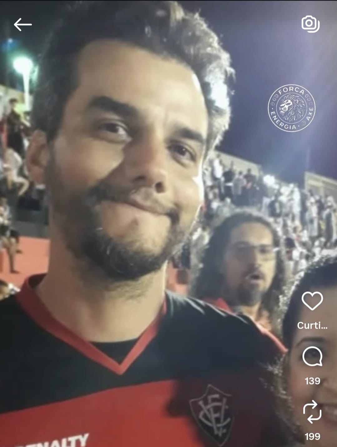 Imagem do post Vitória homenageia Wagner Moura com personagens nas camisas no Barradão