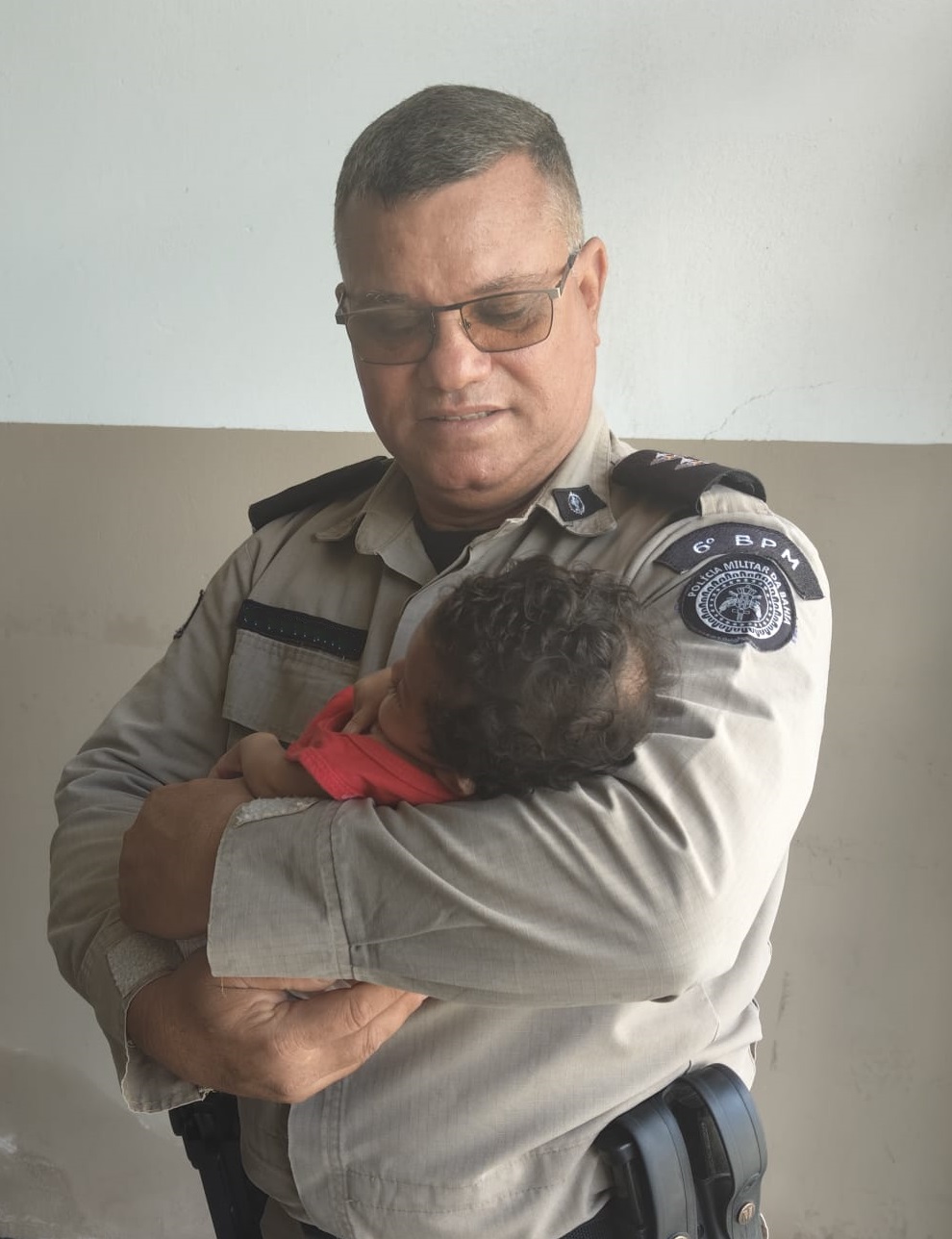 PM salva bebê engasgado no norte da Bahia