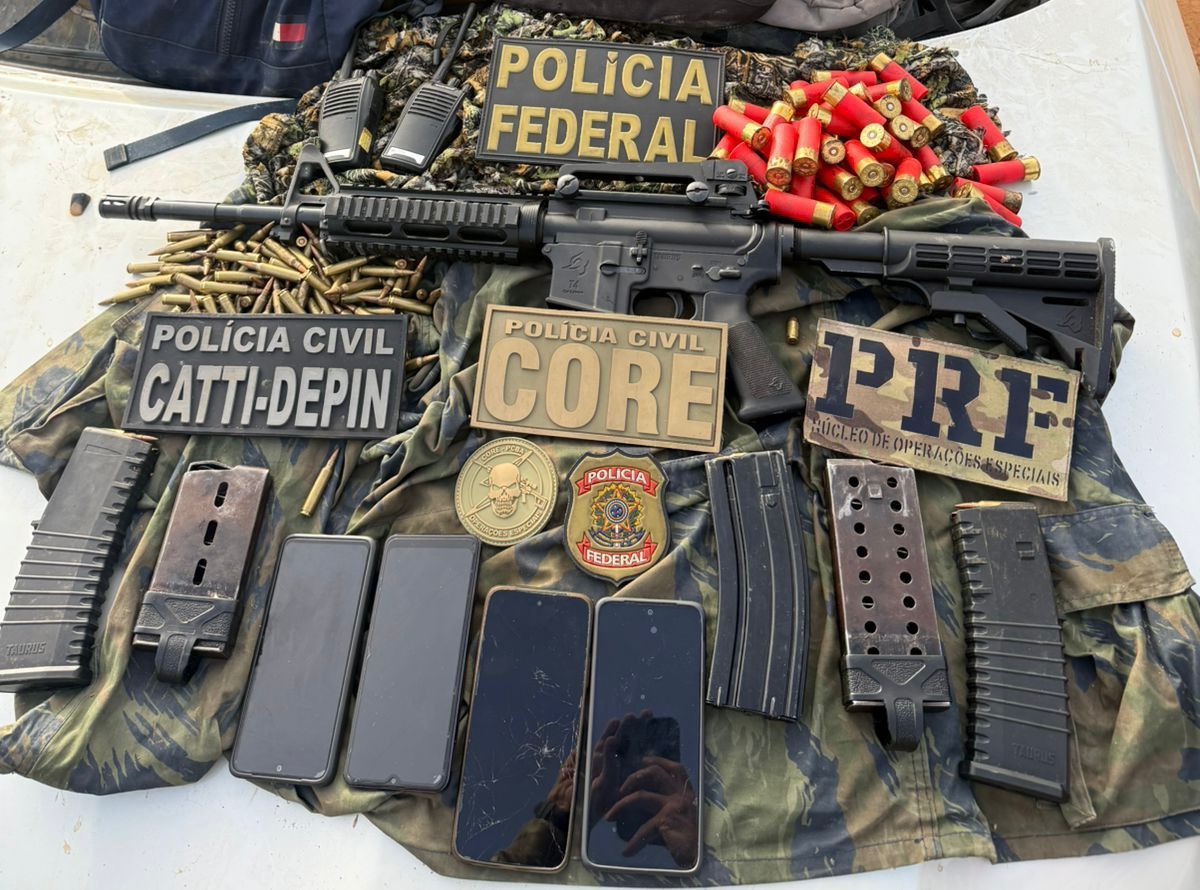Operação prende 3 e apreende armas no sul da Bahia