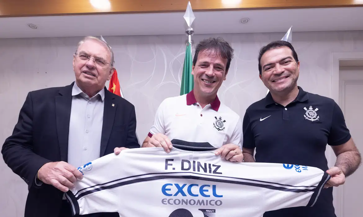 Imagem do post Corinthians anuncia Fernando Diniz como técnico
