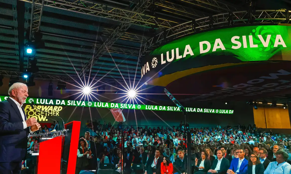 Lula cobra coerência de progressistas na Espanha