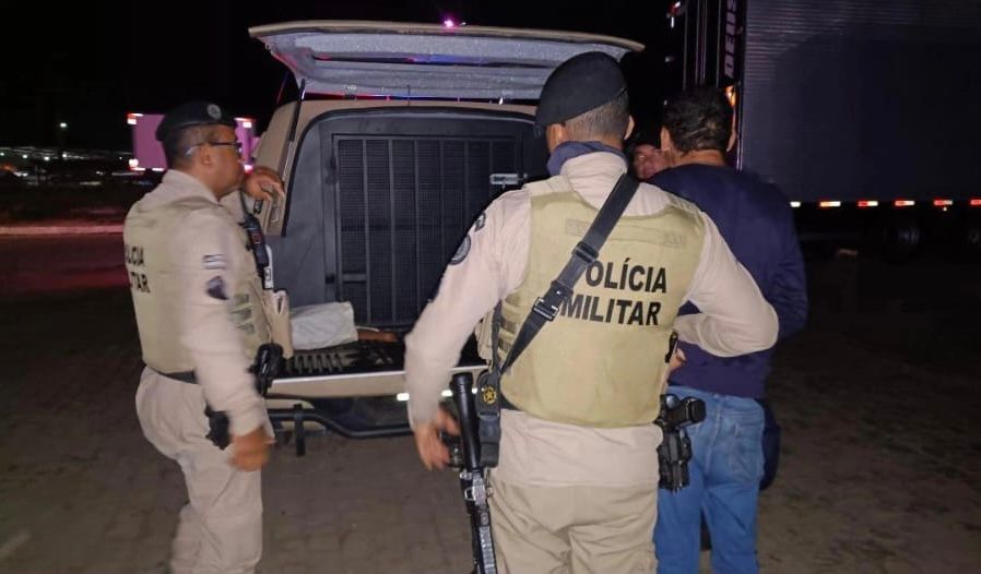 Foragido de Goiás é preso em ônibus na Bahia