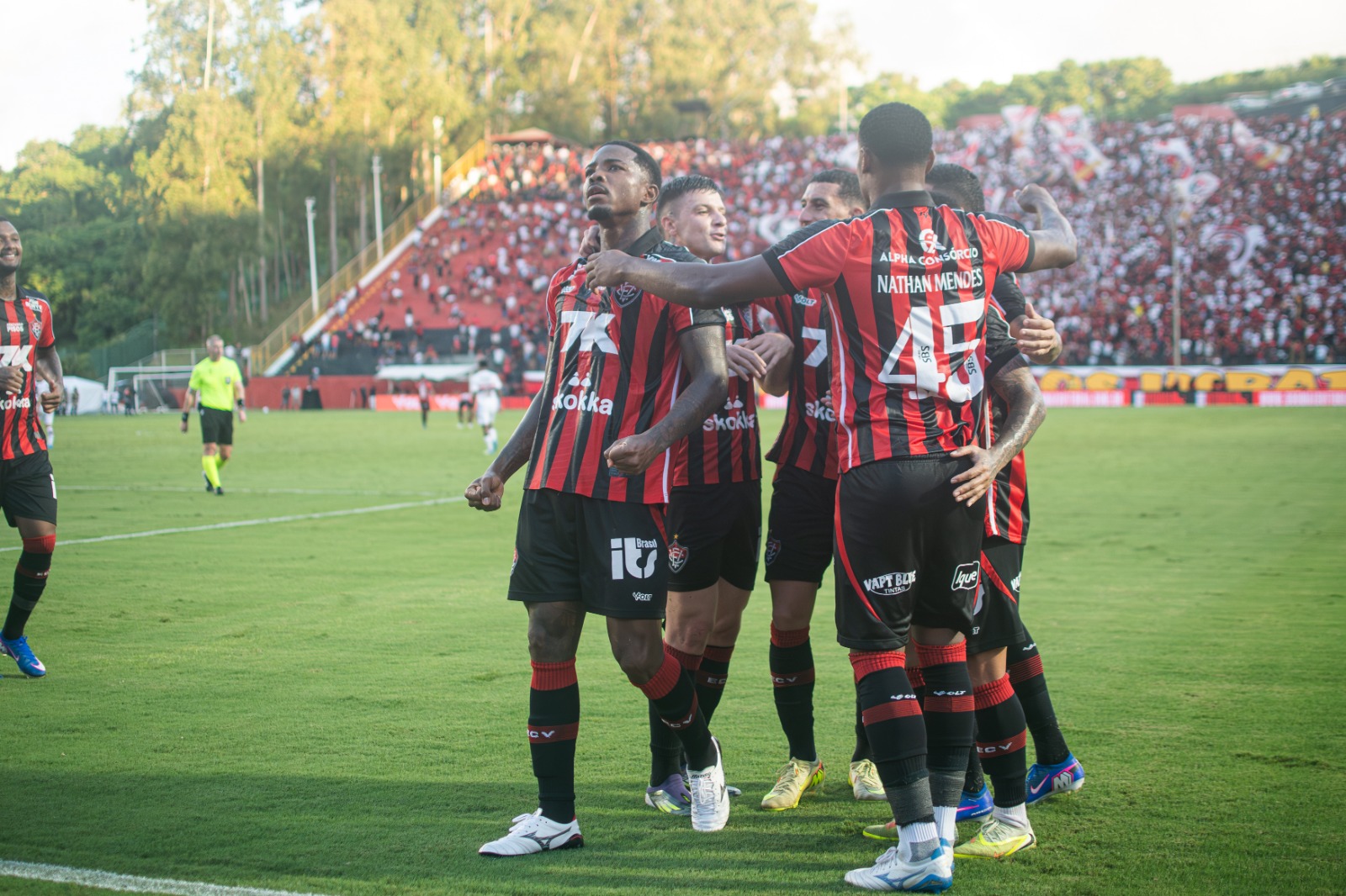 Imagem do post Vitória vence São Paulo e chega na primeira parte da tabela