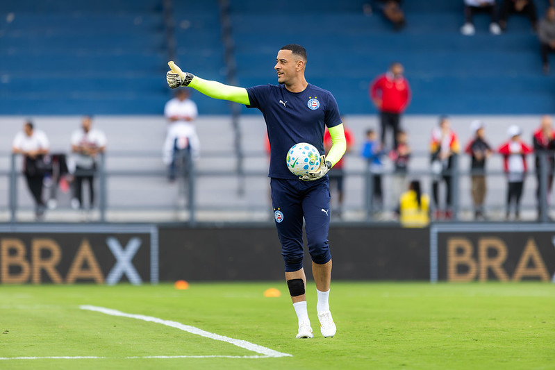 Bahia confirma grave lesão de Léo Vieira no joelho