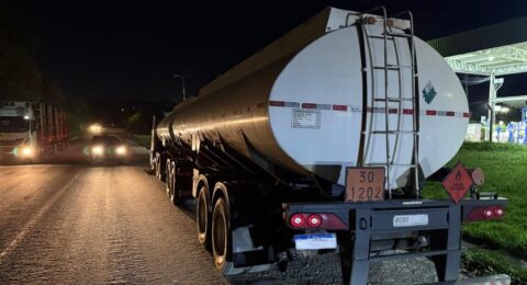 Imagem do post PM recupera carreta roubada com 45 mil litros
