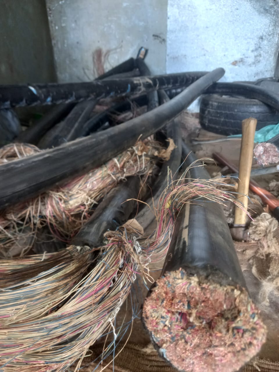 PM prende grupo por furto de cabos em Itapuã