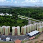 300 famílias recebem casas em Salvador
