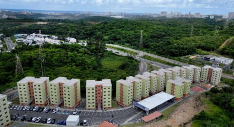 Imagem do post 300 famílias recebem casas em Salvador