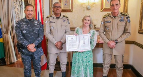 Imagem do post Ivana Bastos recebe Medalha Três Marias