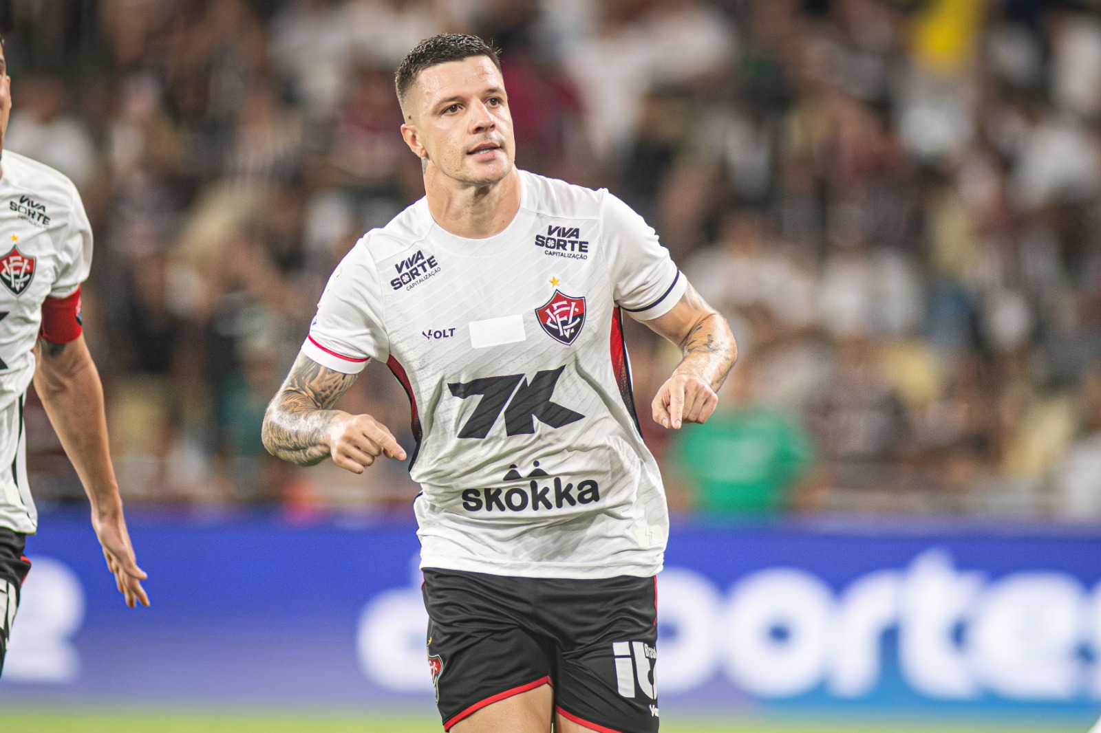 Imagem do post Vitória sofre empate no fim e adia triunfo fora de casa