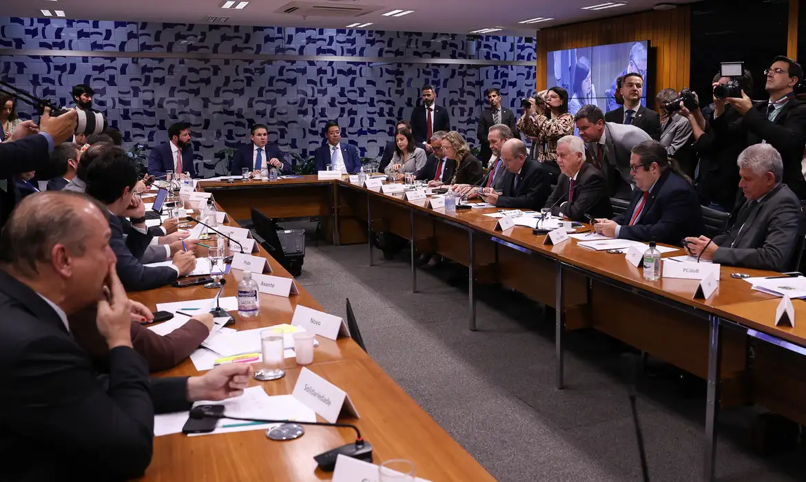 Governo retira urgência do fim da escala 6×1 na Câmara