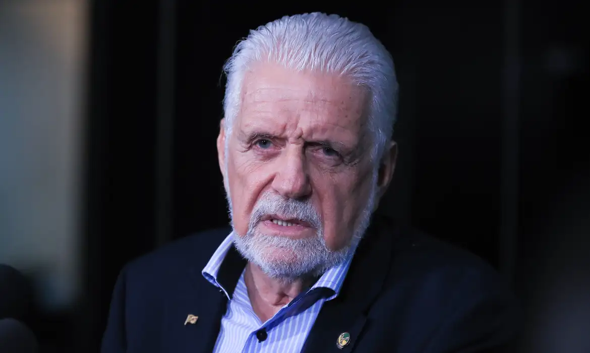 Jaques Wagner deixa liderança do governo no Senado