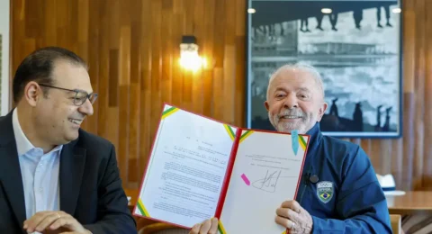 Imagem do post CNH gratuita: Lula sanciona renovação automática para motoristas
