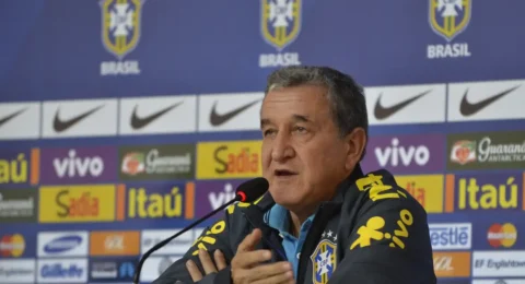 Imagem do post Parreira apresenta melhora, mas segue internado na UTI