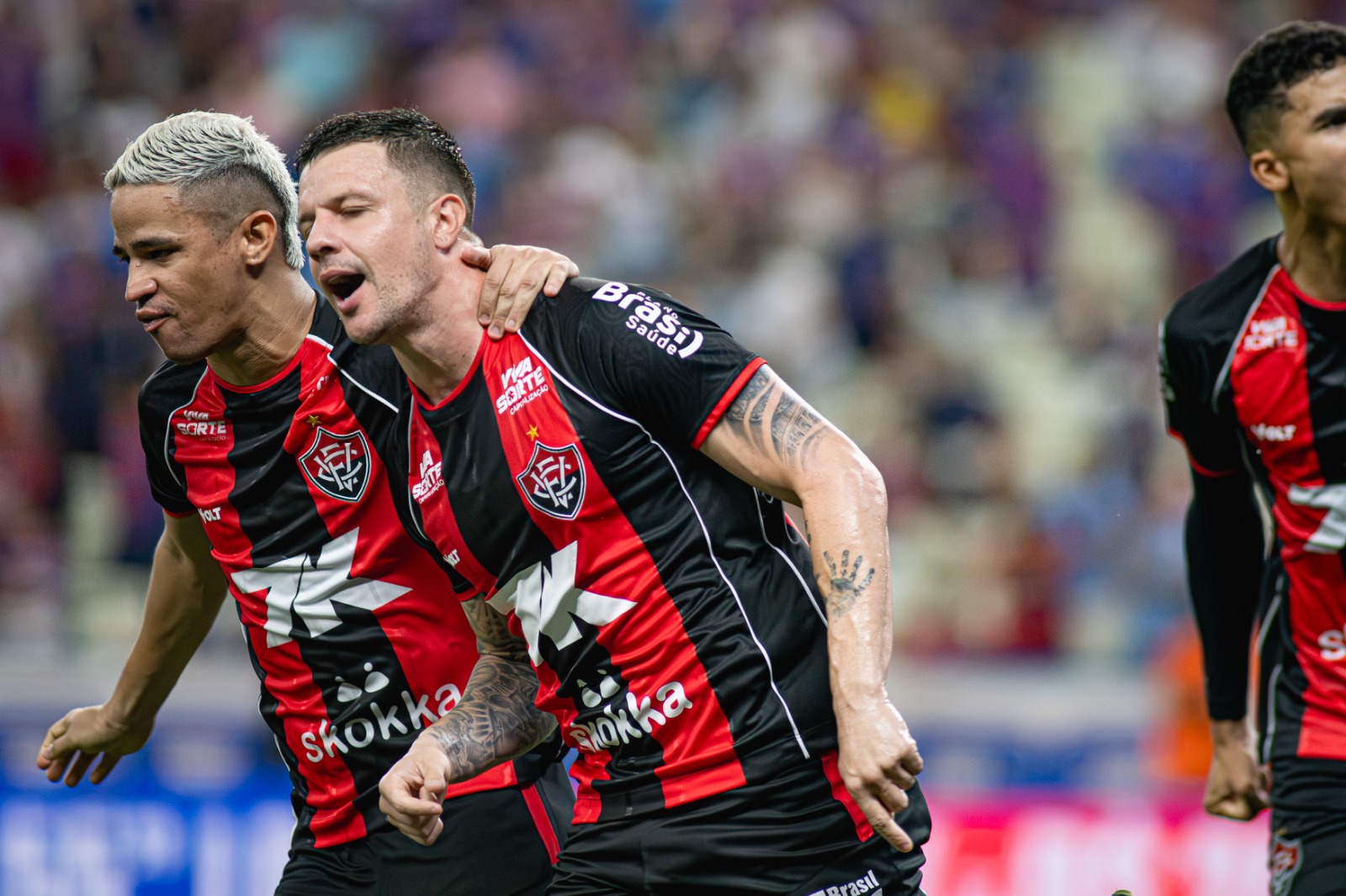 Imagem do post Vitória vira sobre o Fortaleza e fica perto do título do Nordestão