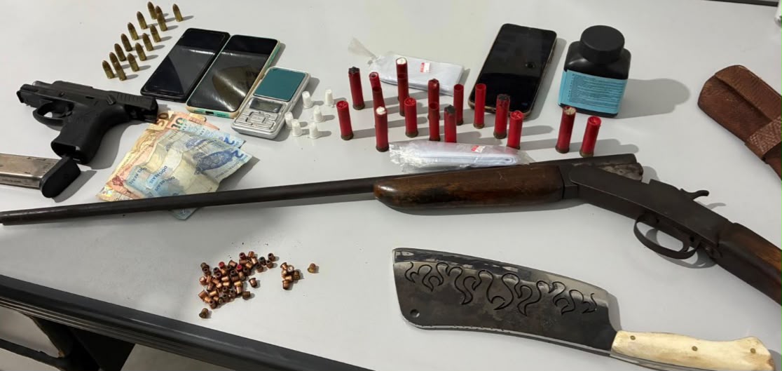 Polícia Civil apreende armas e drogas em operação no Recôncavo
