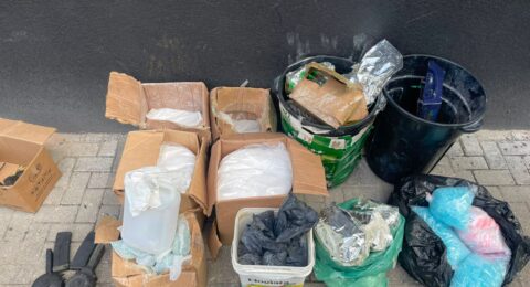 Imagem do post PM desmonta laboratório de drogas e apreende 57 kg de entorpecentes