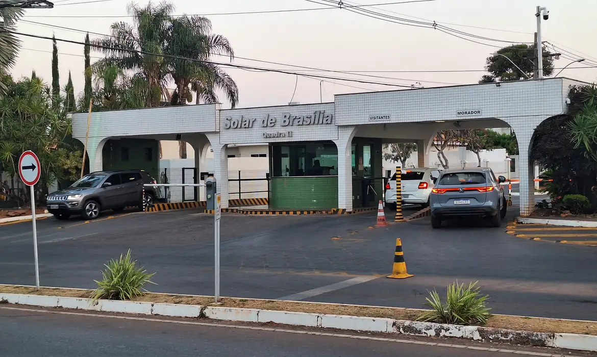 PF não encontra armas durante busca na casa de Bolsonaro
