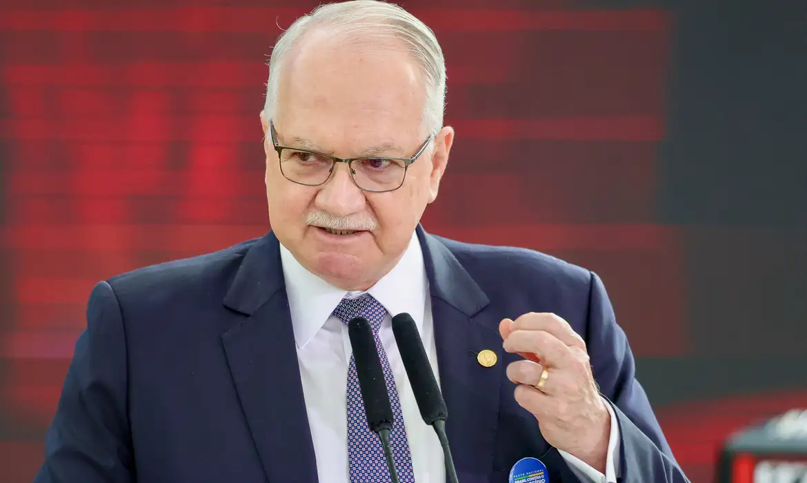 Imagem do post Fachin reage a fala de Milei e reforça autonomia do STF