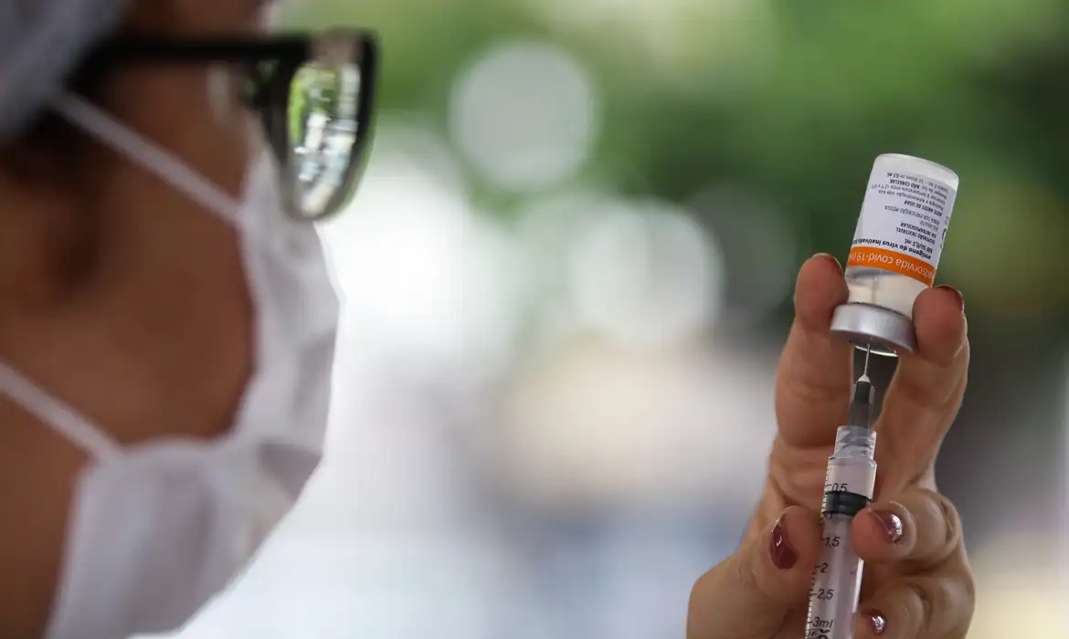 Anvisa atualiza regra para vacinas contra a covid