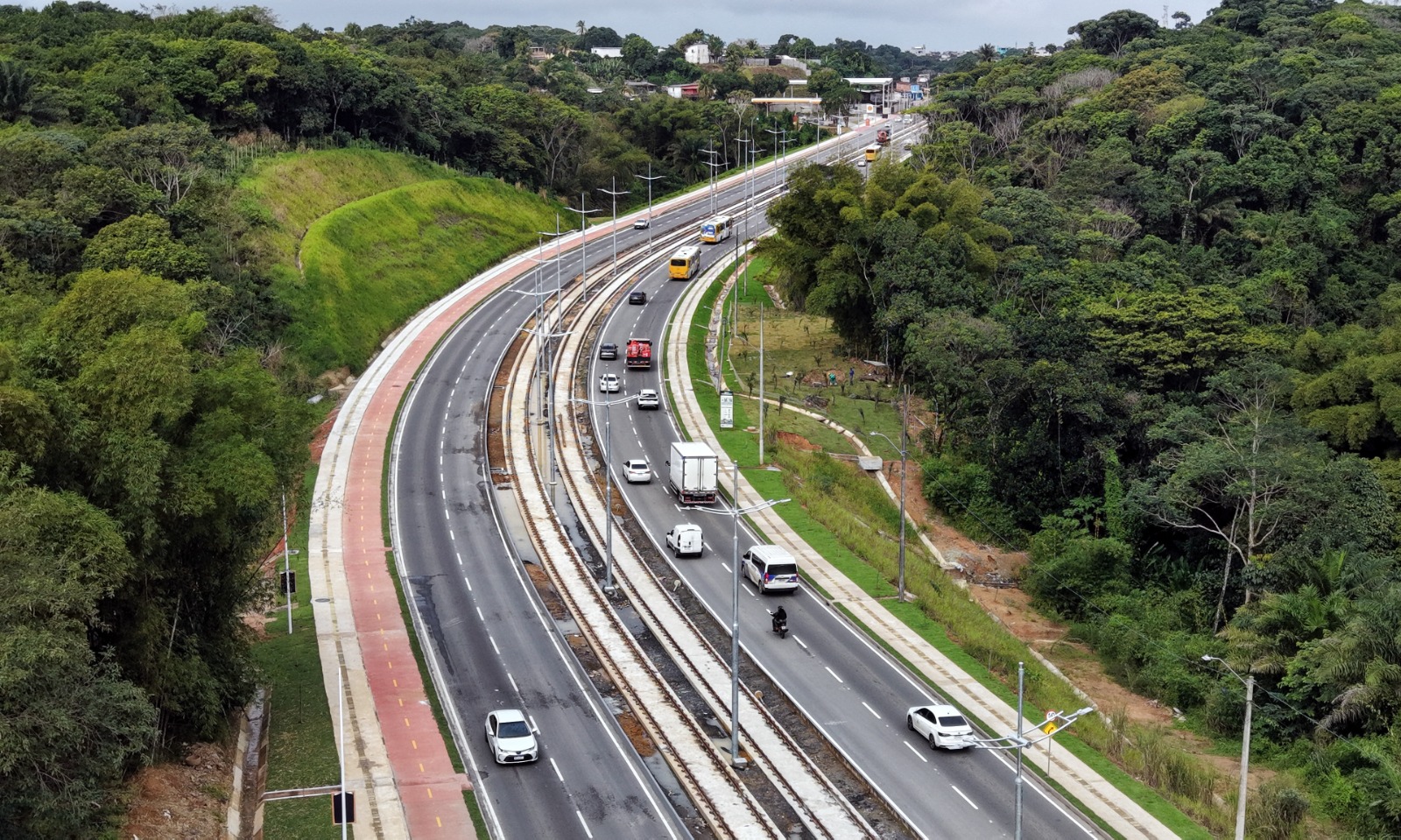 Novas vias reduzem trajetos e melhoram mobilidade em Salvador