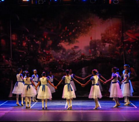 Imagem do post Projeto gratuito leva aulas de ballet para crianças em Salvador