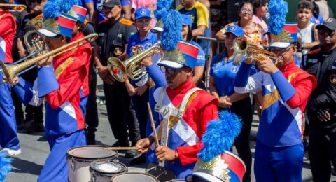 Imagem do post Desfile reúne mais de 900 alunos nos 64 anos de Lauro de Freitas