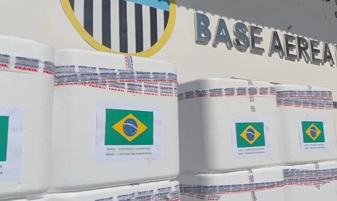 Imagem do post Brasil envia 690 mil doses de vacinas para a Venezuela