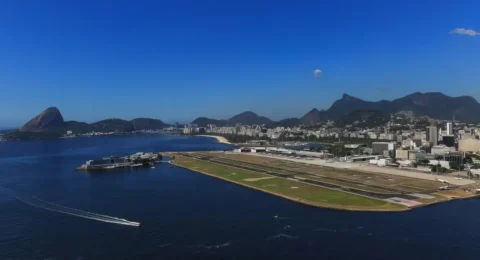 Imagem do post Jatinho sai da pista e fecha aeroporto Santos Dumont