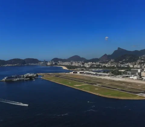 Imagem do post Jatinho sai da pista e fecha aeroporto Santos Dumont