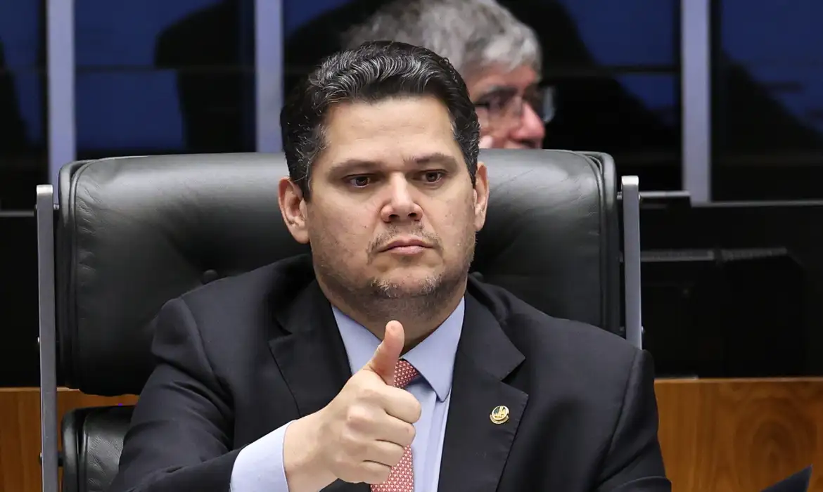Escala 6×1: PEC avança no Senado após conversa entre Lula e Alcolumbre