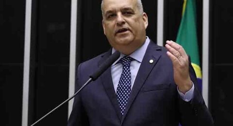 Imagem do post Flávio Bolsonaro anuncia Alfredo Gaspar como vice na chapa