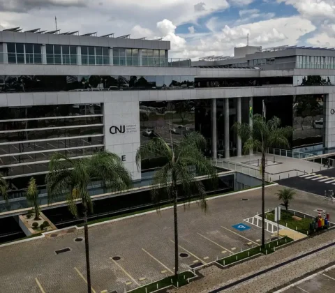 Imagem do post CNJ acaba com aposentadoria compulsória como punição máxima para juízes