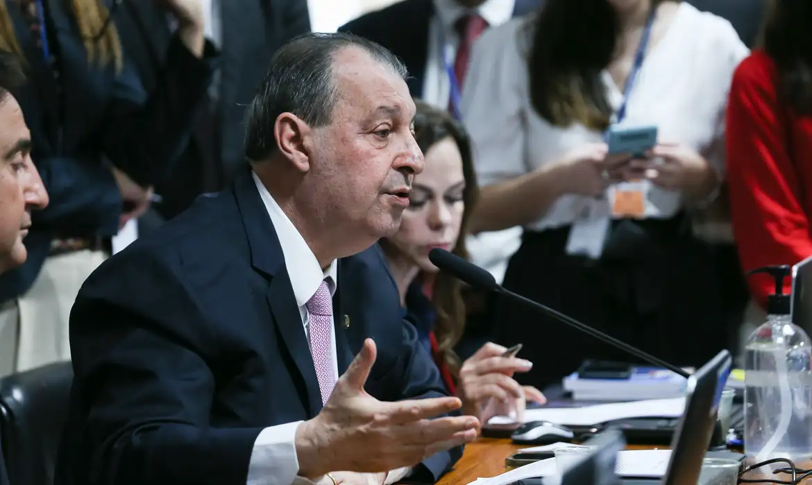 PEC 6×1 avança no Senado e prevê jornada de 40 horas