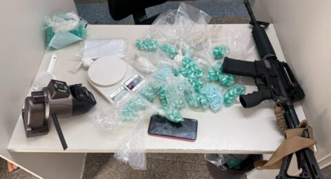 Imagem do post PM apreende fuzil 5,56 e mais de 500 porções de cocaína em Salvador